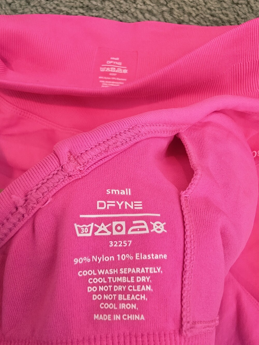 Rare DFYNE SET SHORTS 4'5 IMPACT AND STRAPPY TOP Bright Pink - Picture 9 of 10